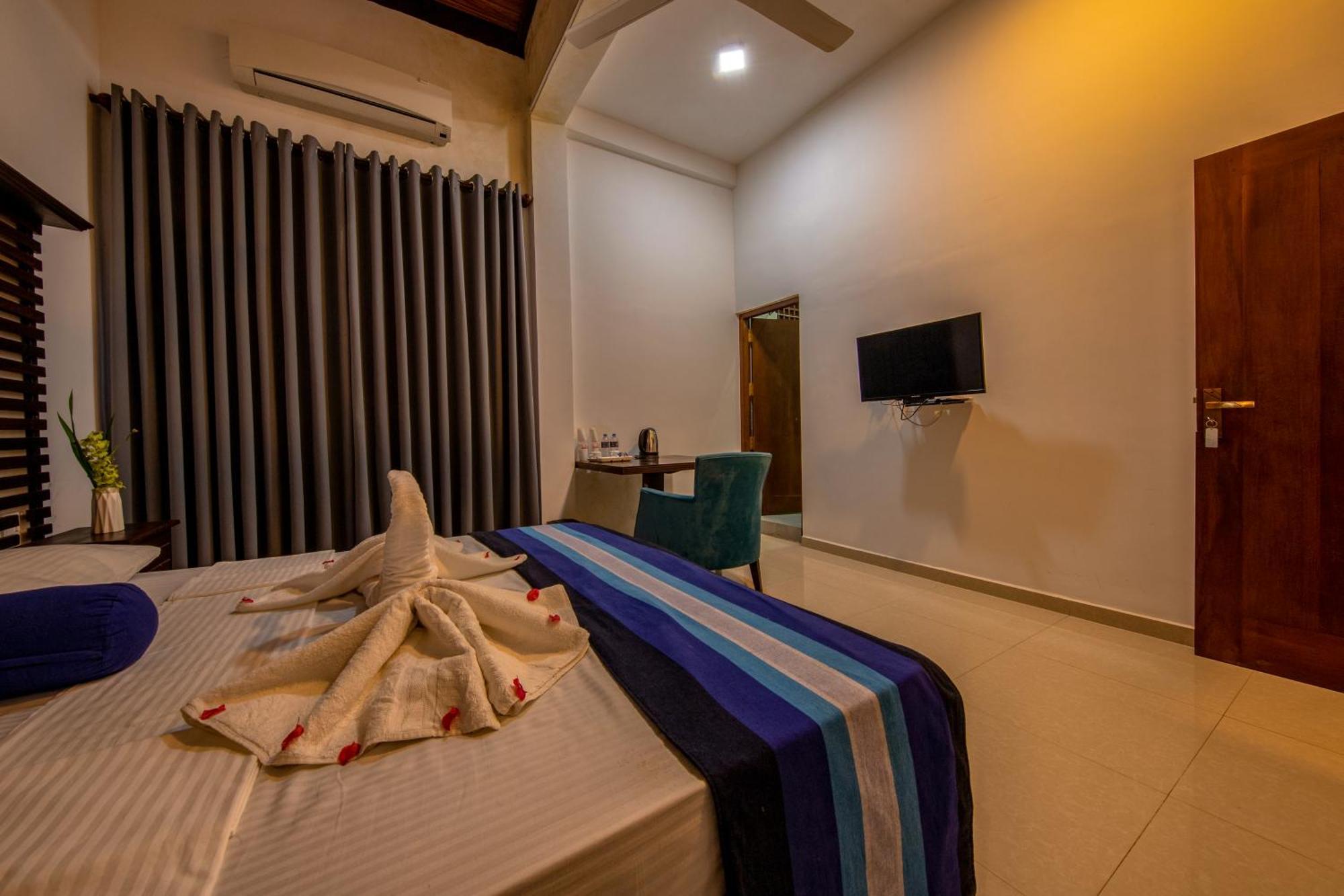 Owinmo Hotel & Reception Hall كالي المظهر الخارجي الصورة