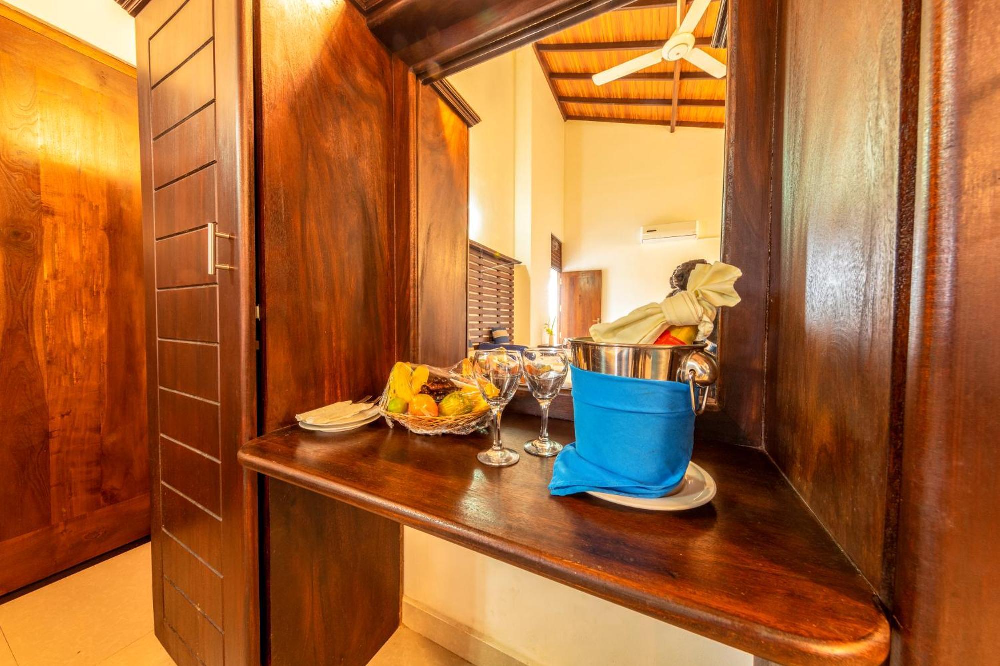 Owinmo Hotel & Reception Hall كالي المظهر الخارجي الصورة