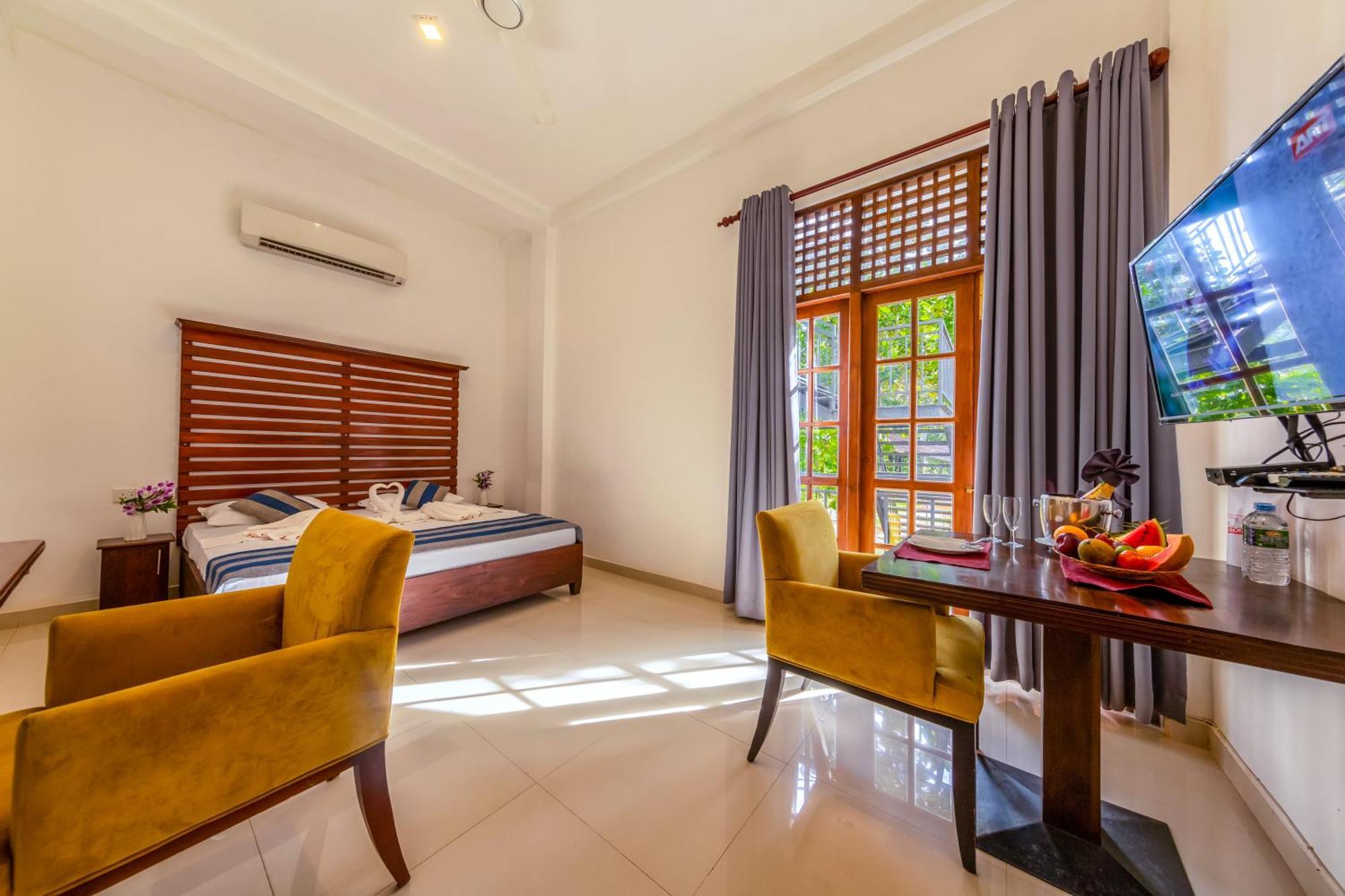 Owinmo Hotel & Reception Hall كالي المظهر الخارجي الصورة
