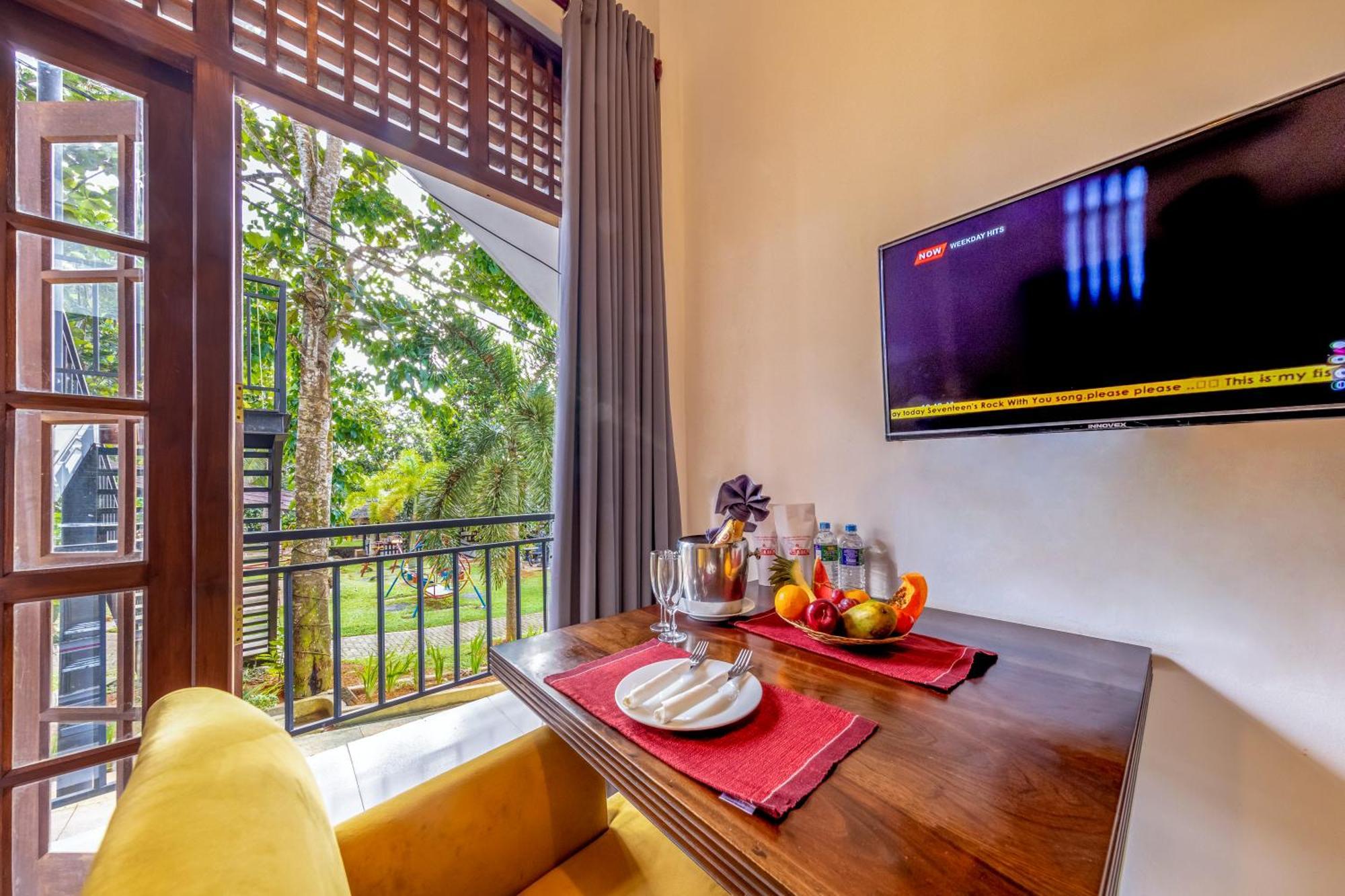 Owinmo Hotel & Reception Hall كالي المظهر الخارجي الصورة